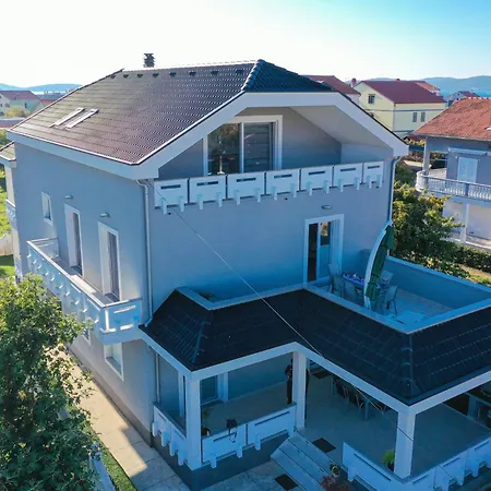 By Interhome * Sukošan