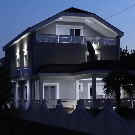 By Interhome Daire *