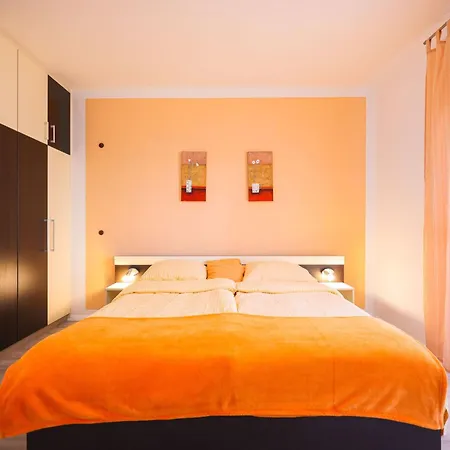 By Interhome Daire