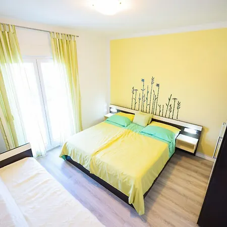 By Interhome Apartament Sukošan